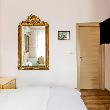 Central And Convenient Studio Flat In Beyoglu Lägenhet